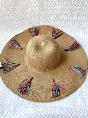 Betsey Johnson Floppy Wide Brim Straw Paper Yarn Sun Hat OS Tan Rainbow Tassel
